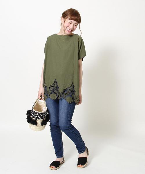 coen(コーエン)の「裾レースコンビボートネックTシャツ(ブラック→WEB限定カラー)(Tシャツ/カットソー・レディース・ブラック/ネイビー/カーキ/ホワイト・FREE)」の11枚目の写真