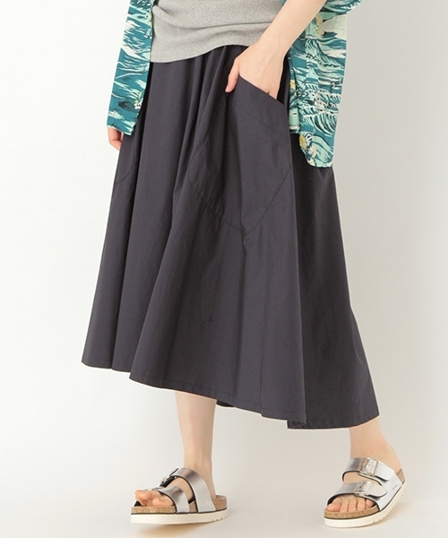 niko and...(ニコアンド)の「コットンビックポケットフレアスカート(スカート・レディース・ブラック/ベージュ/ネイビー/グリーン・4/3)」の4枚目の写真