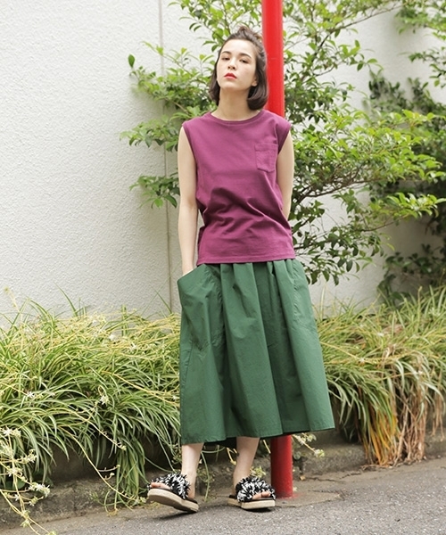 niko and...(ニコアンド)の「コットンビックポケットフレアスカート(スカート・レディース・ブラック/ベージュ/ネイビー/グリーン・4/3)」の6枚目の写真