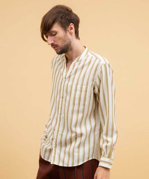 UNITED TOKYO(ユナイテッドトウキョウ)の「柄Vネックロングスリーブシャツ(シャツ/ブラウス・メンズ・オフホワイト/サックスブルー/バーガンディー・1/2/3)」の2枚目の写真