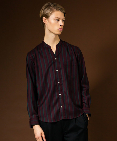 UNITED TOKYO(ユナイテッドトウキョウ)の「柄Vネックロングスリーブシャツ(シャツ/ブラウス・メンズ・オフホワイト/サックスブルー/バーガンディー・1/2/3)」の9枚目の写真