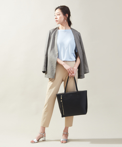 qualite（カリテ）の「2WAYストレッチタックパンツ（その他パンツ・レディース・ブラック/オフホワイト/サックスブルー/ベージュ/モカ/ライトグレー・40/38/36/34/32/42）」の7枚目の写真