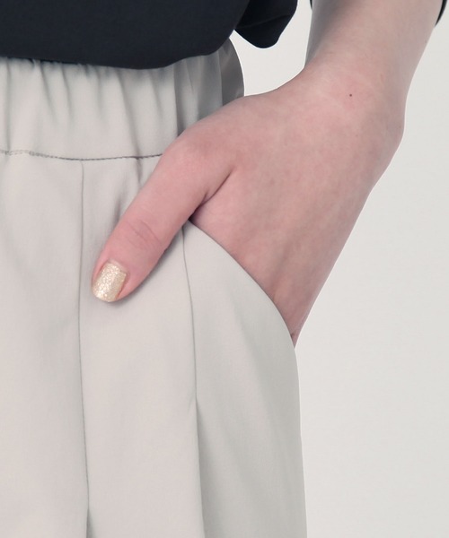 qualite（カリテ）の「2WAYストレッチタックパンツ（その他パンツ・レディース・ブラック/オフホワイト/サックスブルー/ベージュ/モカ/ライトグレー・40/38/36/34/32/42）」の22枚目の写真