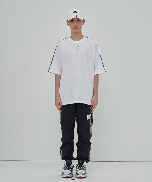 OY（オーワイ）の「リフレクライン半袖Tシャツ/カットソー（Tシャツ/カットソー・メンズ・ホワイト/ブラック/ライトイエロー・FREE）」の4枚目の写真