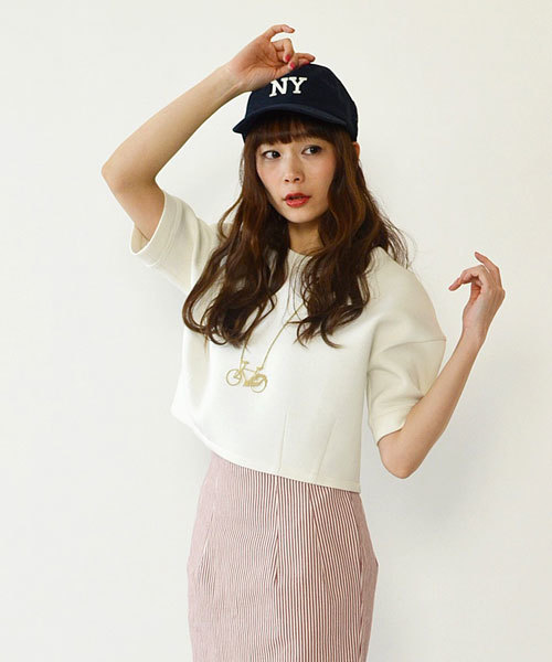 Khaju（カージュ）の「Khaju: クロップ5スリーブプルオーバー□（スウェット・レディース・オフホワイト/グレー・ONE SIZE）」の2枚目の写真