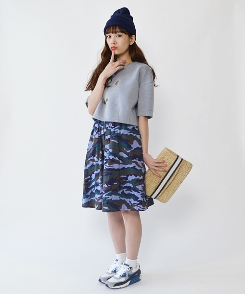 Khaju（カージュ）の「Khaju: クロップ5スリーブプルオーバー□（スウェット・レディース・オフホワイト/グレー・ONE SIZE）」の4枚目の写真