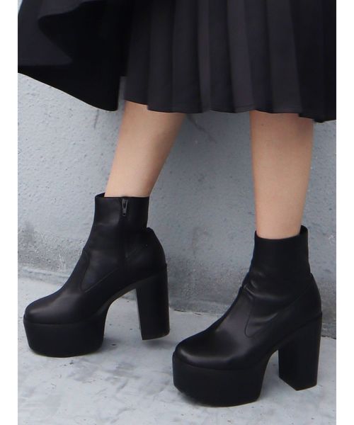 EMODA(エモダ)の「ボリュームハイヒールブーツ(ブーツ・レディース・ブラック/ブラウン・SMALL/MEDIUM/LARGE)」の2枚目の写真