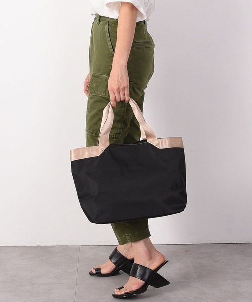 COOCO(クーコ)の「テープハンドル ×軽量ナイロントート バッグ/A4対応(トートバッグ・レディース・ブラック/ベージュ/ネイビー/グレー/レッド/オリーブ/カーキ/ピンク/ダークグレー/グレー系その他/ブルーグリーン/その他5/その他6/その他1/その他4・9)」の3枚目の写真