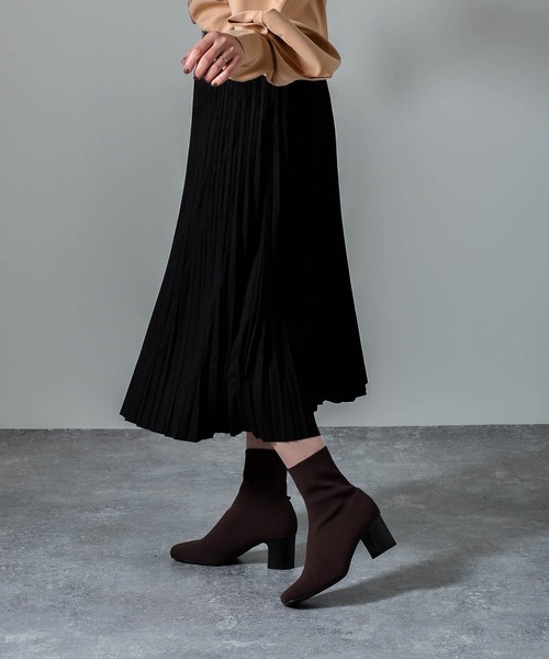 muure（ミュール）の「ウエストポーチベルト付きスエードタッチプリーツスカート（スカート・レディース・ブラック/ベージュ/カーキ/アイボリー・FREE）」の10枚目の写真