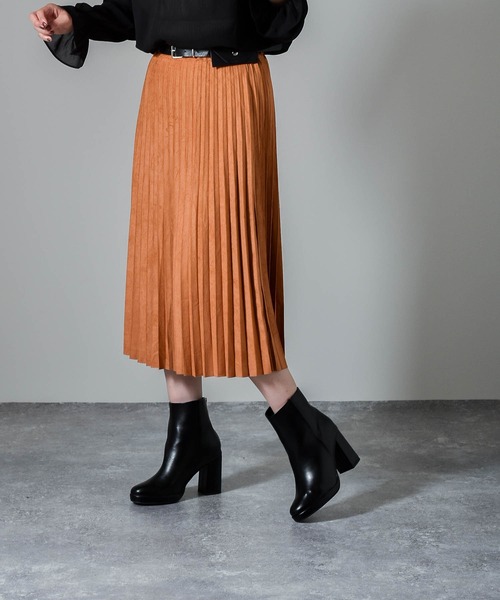 muure（ミュール）の「ウエストポーチベルト付きスエードタッチプリーツスカート（スカート・レディース・ブラック/ベージュ/カーキ/アイボリー・FREE）」の7枚目の写真