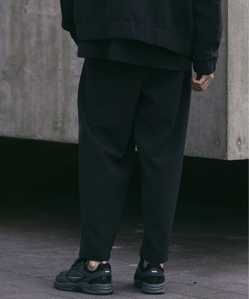 ATTACHMENT(アタッチメント)の「【WYM × ATTACHMENT】 LOOSE TAPERED PANTS(スラックス・メンズ・ブラウン/チャコール・S/M/L)」の5枚目の写真