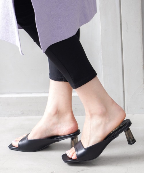 VIVIAN（ヴィヴィアン）の「スクエアトゥクリアヒールミュールサンダル（サンダル・レディース・ダークブラウン/ブラック/ホワイト・L/S/M/LL）」の21枚目の写真