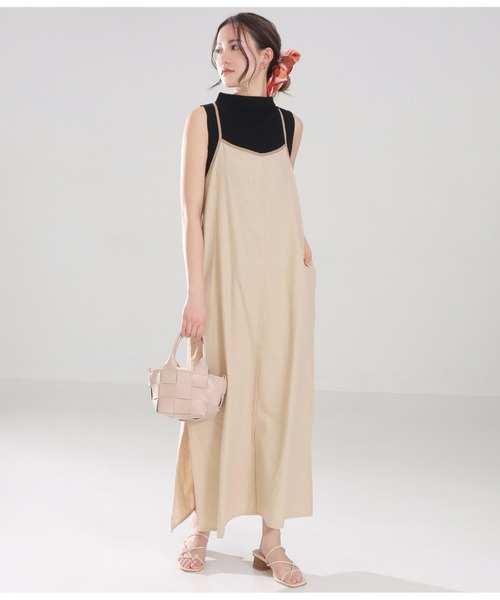 Alluge(アルージュ)の「フレンチリネンキャミワンピース(ワンピース・レディース・スミクロ/ベージュ・FREE)」の12枚目の写真
