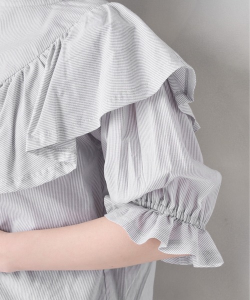 OLIVE des OLIVE(オリーブデオリーブ)の「ラッフルプチハイブラウス(シャツ/ブラウス・レディース・オフホワイト/アイボリー/ストライプ・FREE)」の6枚目の写真