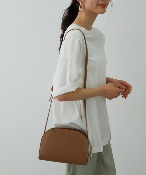 SALON adam et rope'（サロン アダム エ ロペ）の「【WEB限定】ハーフムーンショルダーバッグ（ショルダーバッグ・レディース・ブラック/キャメル・FREE）」の13枚目の写真