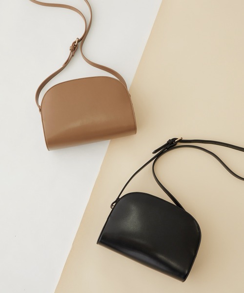 SALON adam et rope'（サロン アダム エ ロペ）の「【WEB限定】ハーフムーンショルダーバッグ（ショルダーバッグ・レディース・ブラック/キャメル・FREE）」の11枚目の写真