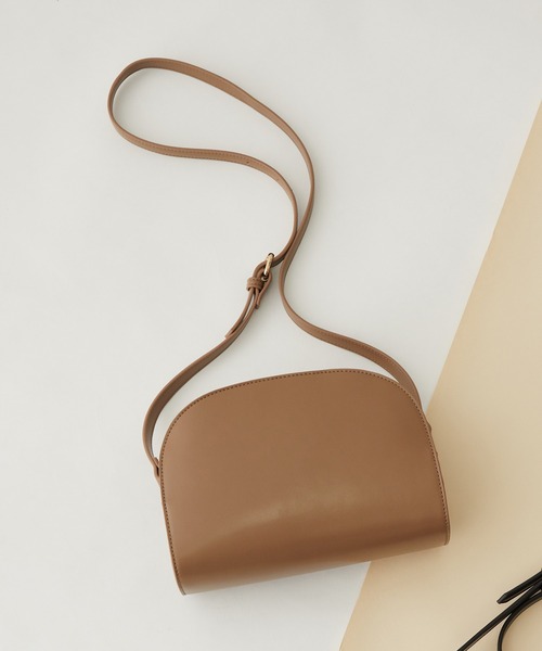 SALON adam et rope'（サロン アダム エ ロペ）の「【WEB限定】ハーフムーンショルダーバッグ（ショルダーバッグ・レディース・ブラック/キャメル・FREE）」の18枚目の写真