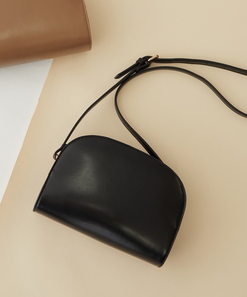 SALON adam et rope'（サロン アダム エ ロペ）の「【WEB限定】ハーフムーンショルダーバッグ（ショルダーバッグ・レディース・ブラック/キャメル・FREE）」の19枚目の写真