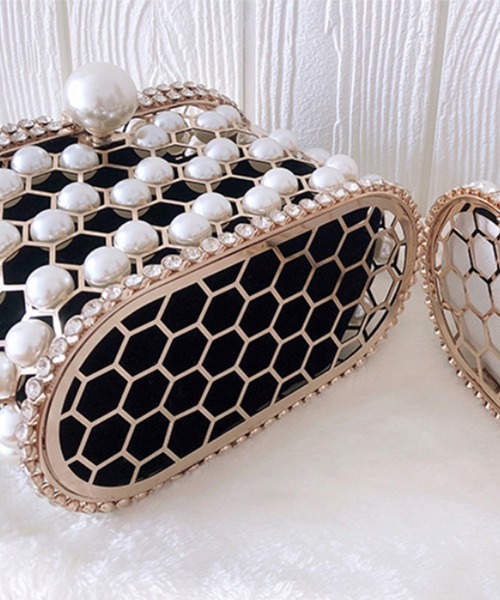 Jasmine Grandiflorum（ジャスミングランディフローラム）の「パール×ビジューキラキラハンドバッグ（ハンドバッグ・レディース・ブラック/ベージュ・FREE）」の10枚目の写真