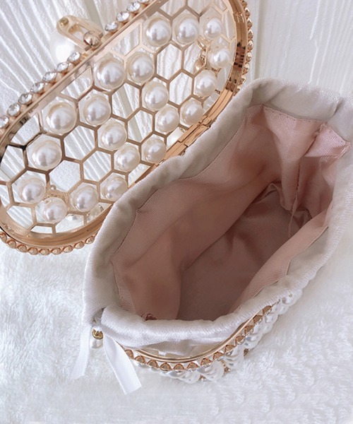 Jasmine Grandiflorum（ジャスミングランディフローラム）の「パール×ビジューキラキラハンドバッグ（ハンドバッグ・レディース・ブラック/ベージュ・FREE）」の13枚目の写真