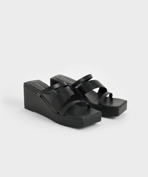 CHARLES & KEITH(チャールズ & キース)の「アシンメトリック プラットフォームウェッジ / Asymmetric Platform Wedges(サンダル・レディース・ホワイト/ブラック/ライトベージュ・22.5cm/23cm/23.5cm/24.5cm/25cm/25.5cm)」の14枚目の写真