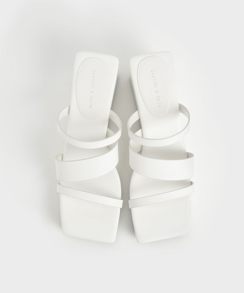 CHARLES & KEITH(チャールズ & キース)の「アシンメトリック プラットフォームウェッジ / Asymmetric Platform Wedges(サンダル・レディース・ホワイト/ブラック/ライトベージュ・22.5cm/23cm/23.5cm/24.5cm/25cm/25.5cm)」の16枚目の写真