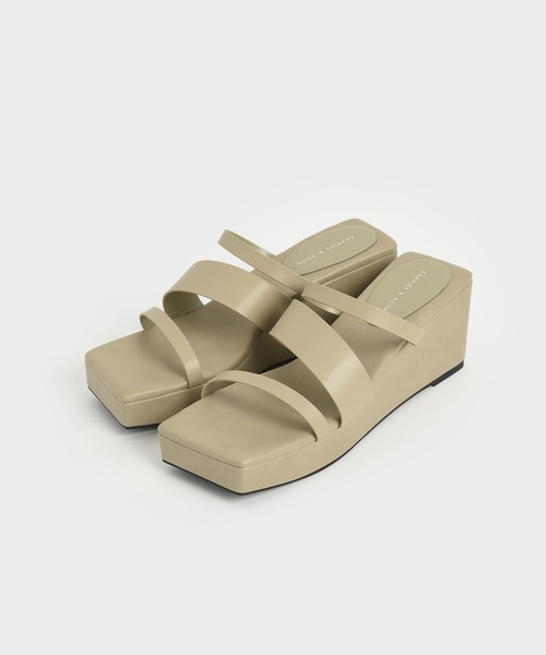 CHARLES & KEITH(チャールズ & キース)の「アシンメトリック プラットフォームウェッジ / Asymmetric Platform Wedges(サンダル・レディース・ホワイト/ブラック/ライトベージュ・22.5cm/23cm/23.5cm/24.5cm/25cm/25.5cm)」の19枚目の写真