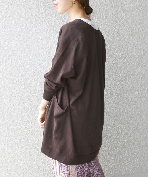 SHIPS any（シップス エニィ）の「SHIPS any: リネン ミックス Vネック カーディガン〈抗菌防臭〉◇（カーディガン/ボレロ・レディース・ナチュラル/ブラウン/ピンク/ネイビー・ONE SIZE）」の22枚目の写真