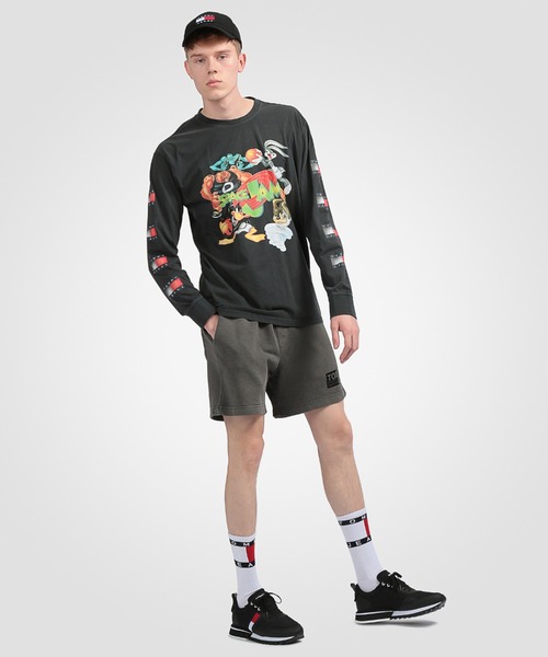 tommy jeans（トミー ジーンズ）の「A Blast from the Past Capsule SPACE JAM Long Sleeve T-shirt（Tシャツ/カットソー・メンズ・ブラック・SMALL/MEDIUM/LARGE/X-LARGE/X-SMALL）」の17枚目の写真