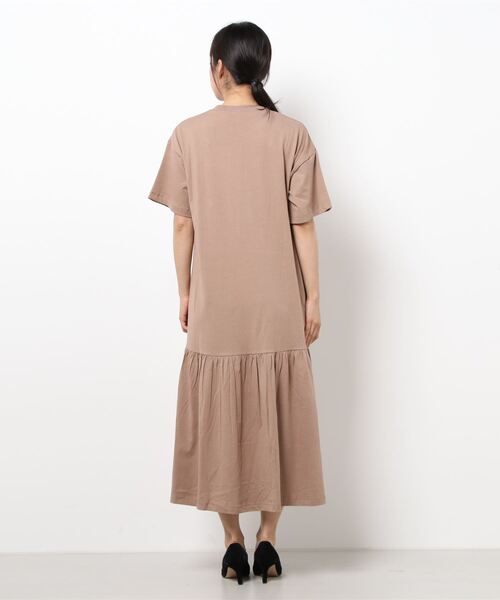 Fashion Letter(ファッションレター)の「裾ティアード半袖ワンピース 大きいサイズ(ワンピース・レディース・ブラック/モカ/チャコールグレー・M-L/L-XL/4L/LL/M)」の15枚目の写真