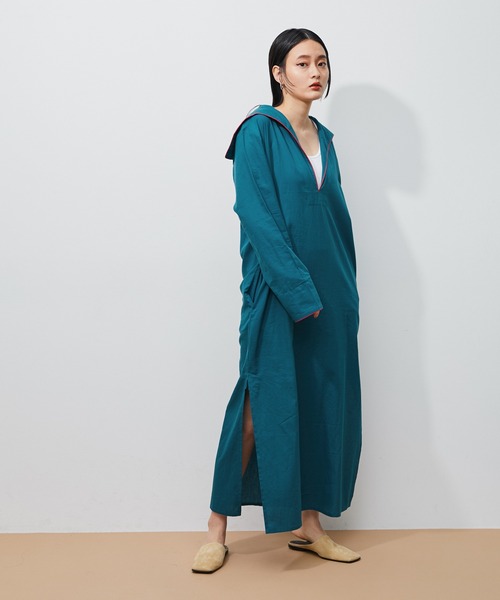 ADAM ET ROPE'（アダムエロペ）の「【P.Le Moult】Sailor Long Shirt（ワンピース・レディース・ダークグリーン/ネイビー・2）」の3枚目の写真