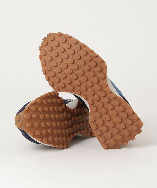 NEW BALANCE（ニューバランス）の「MS327（スニーカー・メンズ・ネイビー系/ブラック系・24.5cm/28.5cm/22.5cm/26.5cm/25.0cm/29.0cm/26.0cm/23.0cm/27.0cm/23.5cm/27.5cm/24.0cm/28.0cm/25.5cm）」の4枚目の写真