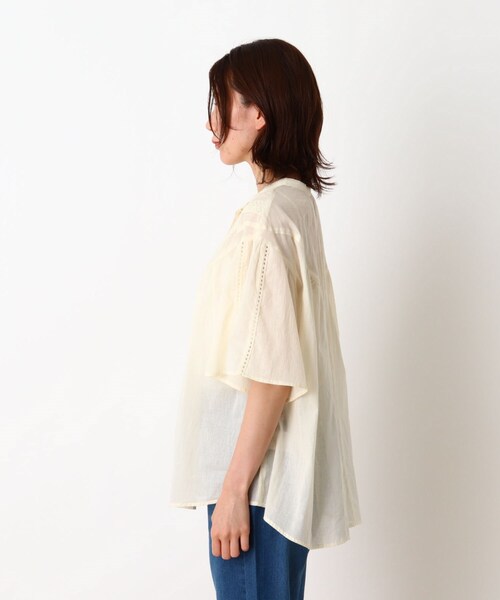 SHOO・LA・RUE（シューラルー）の「◆【INDIA】V切替レースブラウス（シャツ/ブラウス・レディース・ダークブラウン/ブルー/ホワイト系・02/03/04）」の5枚目の写真