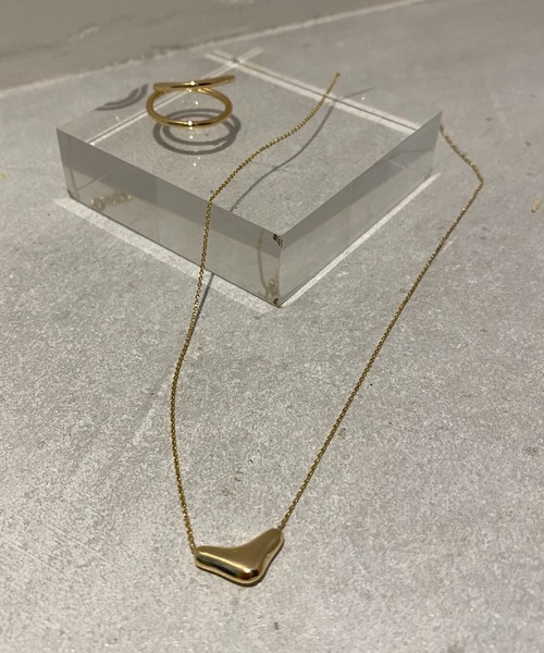 GOLDY(ゴールディ)の「【GOLDY/ゴールディ】ぷっくりトライアングルネックレス(ネックレス・レディース・シルバー/ゴールド・FREE)」の5枚目の写真