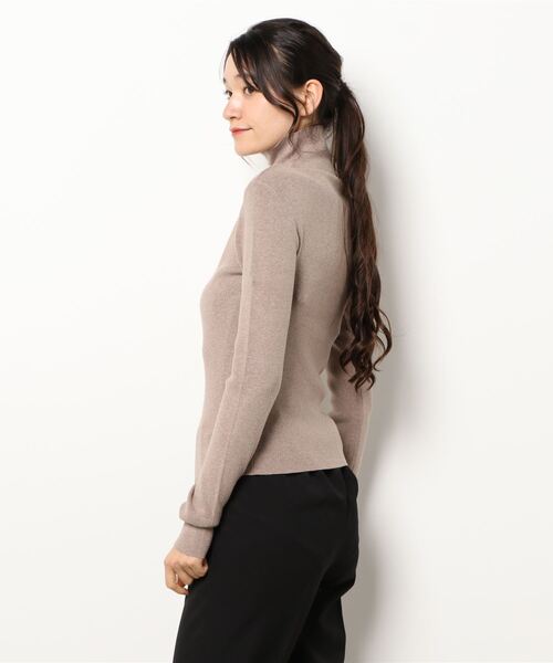 notch.（ノッチ）の「リブタートルネックプルオーバー（ニット/セーター・レディース・グリーン/オフホワイト/ブラック/ベージュ・M）」の6枚目の写真