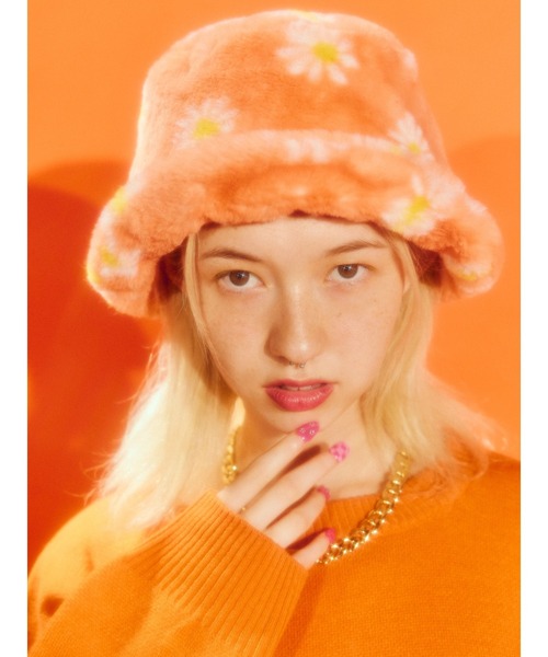 WC(ダブル シー)の「フラワーフェイクファーハット(ハット・レディース・ブラック/グリーン/ホワイト/オレンジ・FREE)」の4枚目の写真