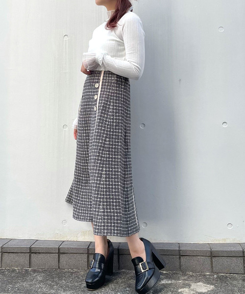 titty＆Co. PETIT（ティティアンドコープティ）の「【titty&Co.PETIT】ラインボタンニットミディスカート（スカート・レディース・ベージュ/グレー・FREE）」の11枚目の写真