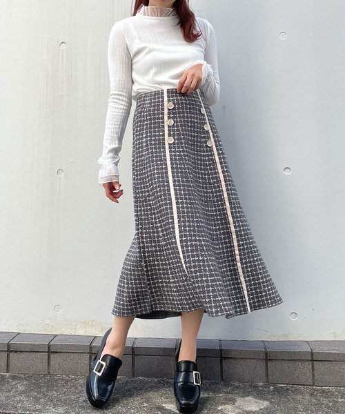 titty＆Co. PETIT（ティティアンドコープティ）の「【titty&Co.PETIT】ラインボタンニットミディスカート（スカート・レディース・ベージュ/グレー・FREE）」の12枚目の写真