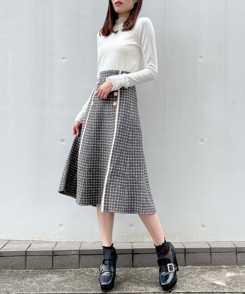 titty＆Co. PETIT（ティティアンドコープティ）の「【titty&Co.PETIT】ラインボタンニットミディスカート（スカート・レディース・ベージュ/グレー・FREE）」の19枚目の写真