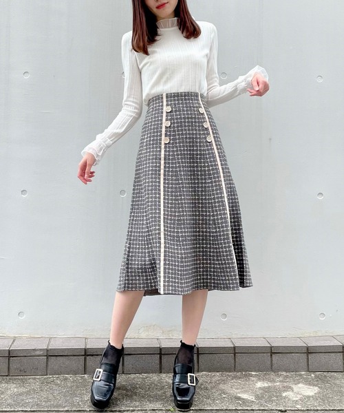 titty＆Co. PETIT（ティティアンドコープティ）の「【titty&Co.PETIT】ラインボタンニットミディスカート（スカート・レディース・ベージュ/グレー・FREE）」の21枚目の写真