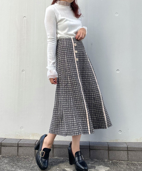 titty＆Co. PETIT（ティティアンドコープティ）の「【titty&Co.PETIT】ラインボタンニットミディスカート（スカート・レディース・ベージュ/グレー・FREE）」の17枚目の写真