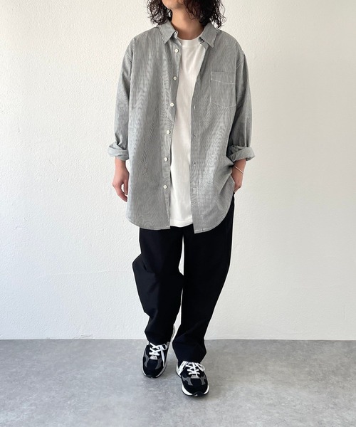 natto（ナット）の「【ユニセックスアイテム】drop shoulder shirt / ドロップショルダーシャツ（シャツ/ブラウス・メンズ・ホワイト/ストライプ・FREE）」の3枚目の写真