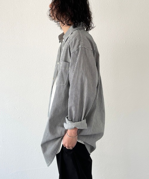 natto（ナット）の「【ユニセックスアイテム】drop shoulder shirt / ドロップショルダーシャツ（シャツ/ブラウス・メンズ・ホワイト/ストライプ・FREE）」の5枚目の写真