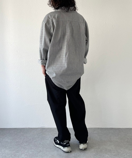 natto（ナット）の「【ユニセックスアイテム】drop shoulder shirt / ドロップショルダーシャツ（シャツ/ブラウス・メンズ・ホワイト/ストライプ・FREE）」の8枚目の写真