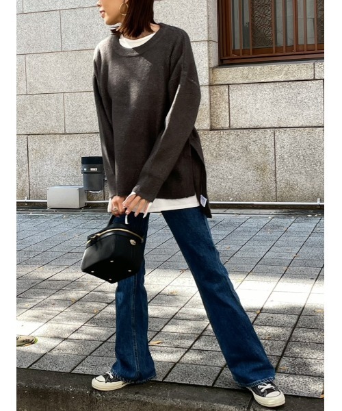 ulu（ウル）の「Sideslit oｖer knit（ニット/セーター・レディース・チャコール・FREE）」の3枚目の写真
