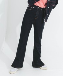 スリット入りフレアデニムパンツ