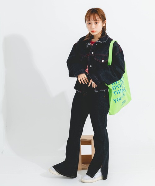 nemne store(ネンネストア)の「スリット入りフレアデニムパンツ(デニムパンツ・レディース・ライトブルー/ブラック/ブルー・SMALL/MEDIUM/LARGE)」の12枚目の写真