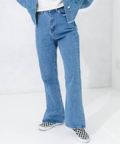 nemne store(ネンネストア)の「スリット入りフレアデニムパンツ(デニムパンツ・レディース・ライトブルー/ブラック/ブルー・SMALL/MEDIUM/LARGE)」の8枚目の写真