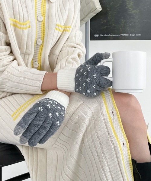 me+em select（ミームセレクト）の「ニットグローブ（手袋・レディース・ブラック/ネイビー/グレー・FREE）」の2枚目の写真
