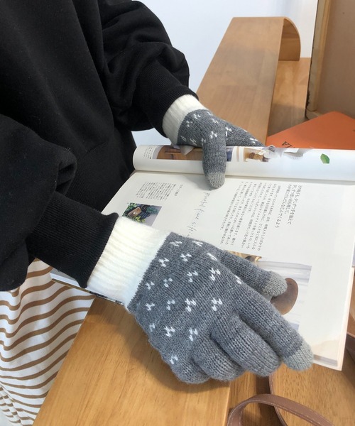 me+em select（ミームセレクト）の「ニットグローブ（手袋・レディース・ブラック/ネイビー/グレー・FREE）」の10枚目の写真